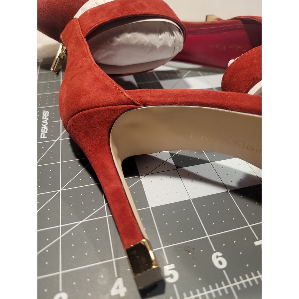 Size 8 Calvin Klein Tanda Scratch Ankle Suede Pumps - Picture 10 of 16